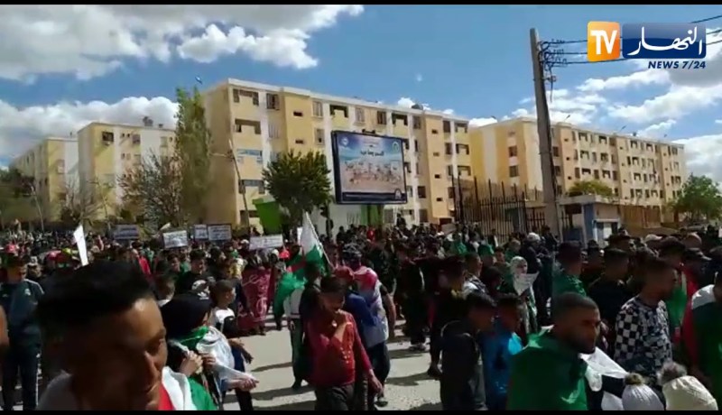 مسيرات سلمية للجمعة الثامنة على التوالي بولاية سعيدة