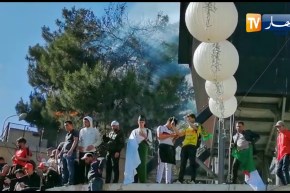 شاهد .. لحظة إشتعال النار في شجرة بالقرب من ساحة أودان العاصمة