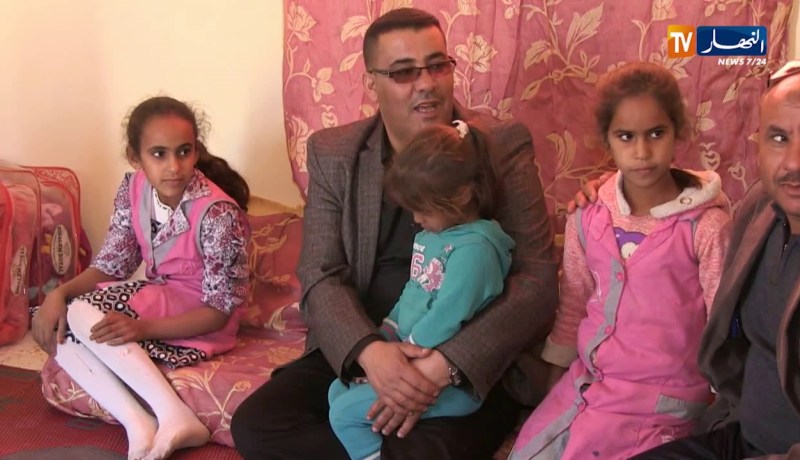 الوادي: عائلة إبراهيم تنتقل لمنزلها الجديد  وتتخلص من معاناة تنقلاتها