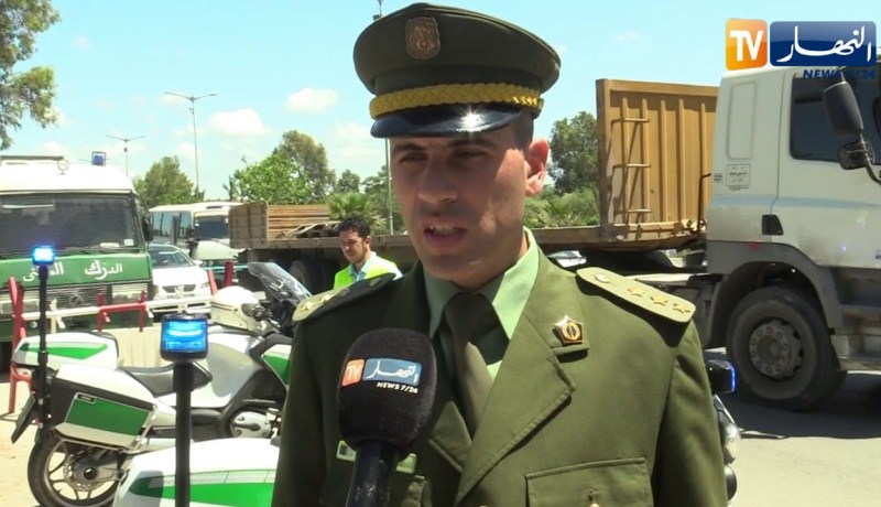 أمن/ الدرك الوطني بالجزائر العاصمة ينظم حملة تحسيسية لفائدة السائقين