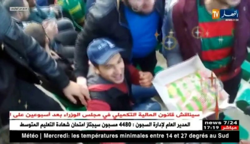 السماء تُمطر حجرا والطرافة حاضرة في موسم مجنون للكرة الجزائرية