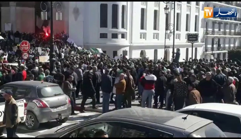 العاصمة: مسيرات سلمية رفضا لتمديد العهدة الرابعة