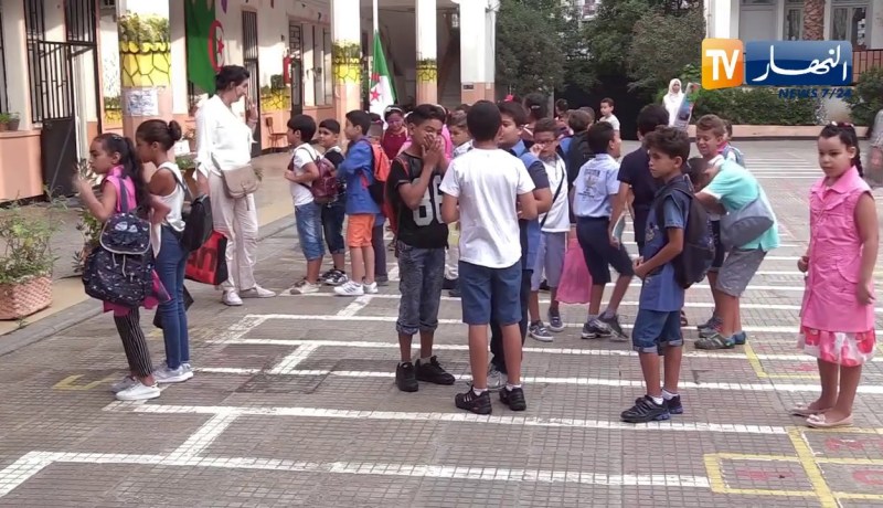 تربية: مطالب بإبعاد المدرسة عن المناورات السياسية