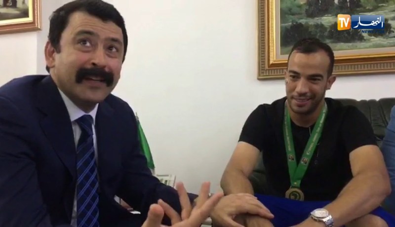 “بن العمري” يحظى بتكريم من طرف بلدية الحراش