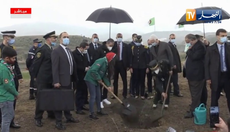 جراد يشرف على إطلاق حملة وطنية بمناسبة اليوم الوطني للتشجير تحت شعار فَلْيَغْرِسْهَا من ولاية تيبازة