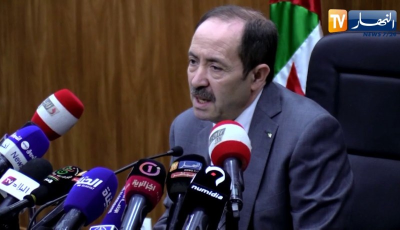 تربية: منح وعلاوات لـ 130 عامل ومفتش مكلف بقراءة وطباعة مواضيع الإمتحانات