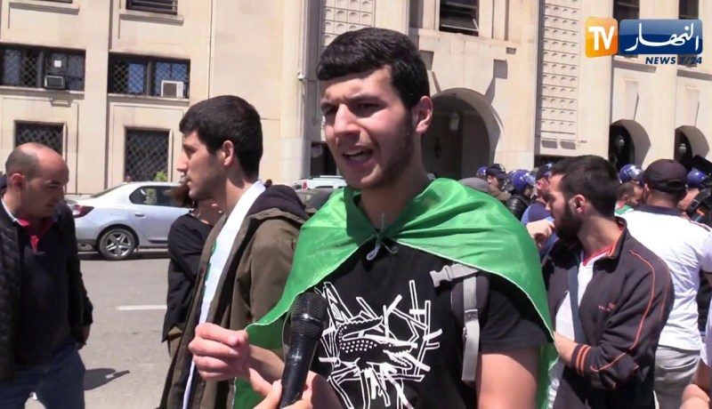 سياسة: طلبة الجامعات ينقلون الحراك الطلابي نحو البرلمان ومحكمة عبان رمضان