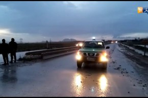 الفياضانات تتسبب في غلق الطرق بتبسة !!