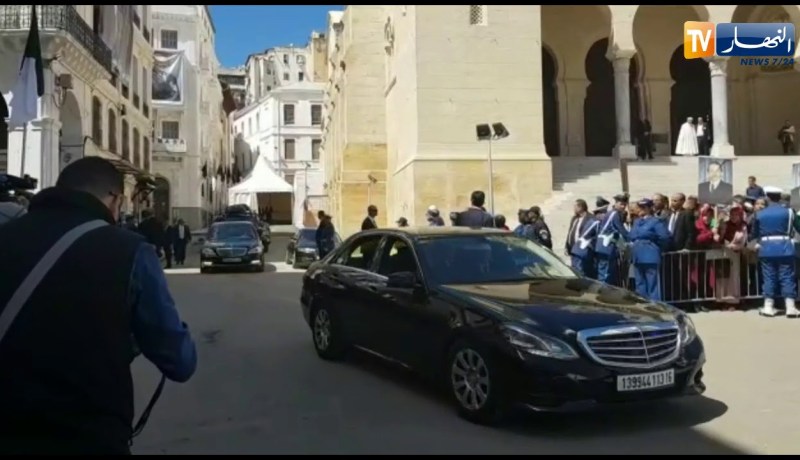 الرئيس بوتفيلقة يتوجه إلى ساحة الشهداء لتدشين الميترو