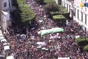 شاهد.. مسيرة سلمية حاشدة بقلب العاصمة تنديدا بتأجيل الإنتخابات