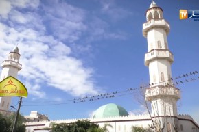 بيوت الرحمان/ بيت كسائر بيوت الله يذكر فيه إسم الله “مسجد عبد الحميد بن باديس” – بئر خادم