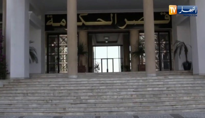 جراد يترأس اجتماعا للحكومة من أجل دراسة تدابير تنفيذ مخطط الإنعاش الإقتصادي