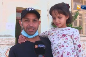غرداية: رتاج طفلة تجبر أباها علي الإدلاء بصوته في الاستفتاء