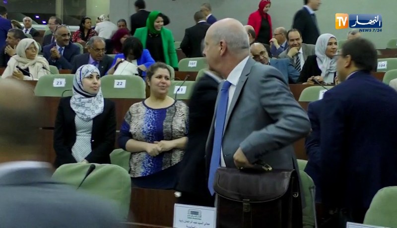 عرض و مناقشة  قانون المالية 2019 في جلسة علنية للبرلمان