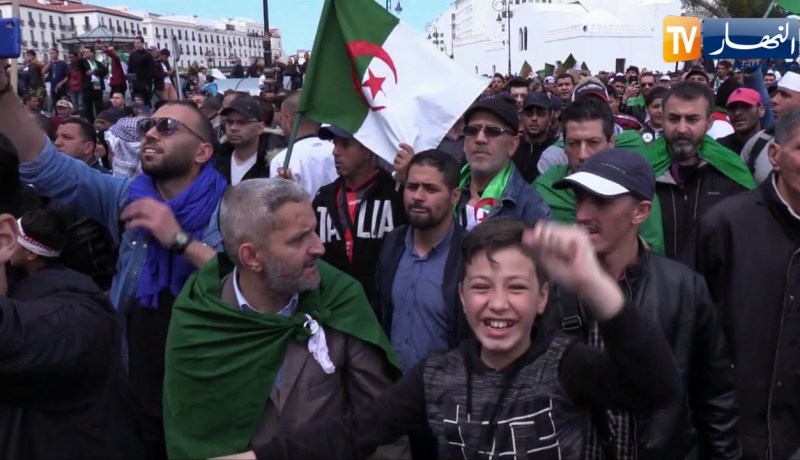 حراك شعبي: وليد وأيمن.. قصة شابان من الحراك يتطلعان لجزائر جديدة