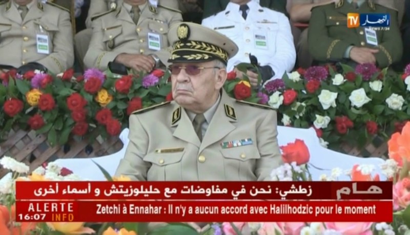 الفريق احمد القايد صالح يشرف على تسليم جائزة الجيش يوم غد