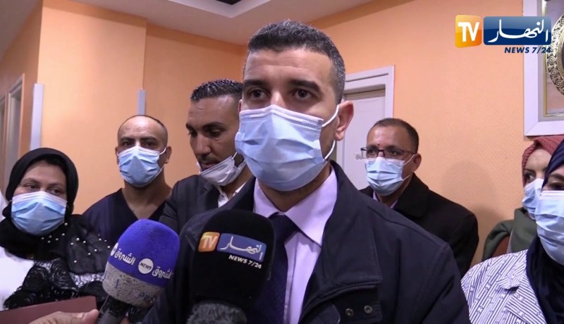 برج بوعريريج: أطباء مستشفى بوزيدي يكرمون النساء المريضات في عيدهن