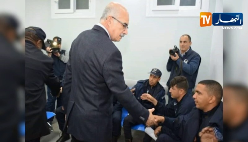 قارة بوهدبة يطمئن على أفراد الشرطة المصابين بالمستشفى المركزي للأمن الوطني