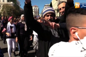 العاصمة : مسيرات سلمية تجوب الشوارع رافضة لتأجيل الإنتخابات والتمديد