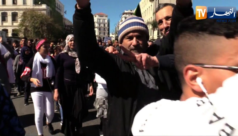 العاصمة : مسيرات سلمية تجوب الشوارع رافضة لتأجيل الإنتخابات والتمديد