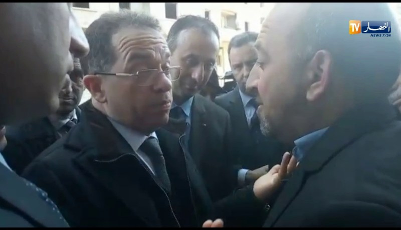 مواطن يطلب من وزير العمل “مراد زمالي” منصب عمل وبشروطه الخاصة