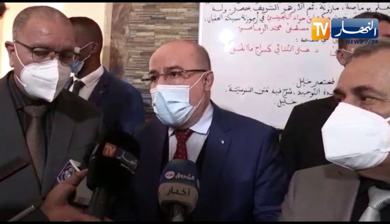 وزير الشؤون الدينية يكرم حفظة القرآن الكريم ويرد على حملة الإساءة على الرسول صل الله عليه و سلم