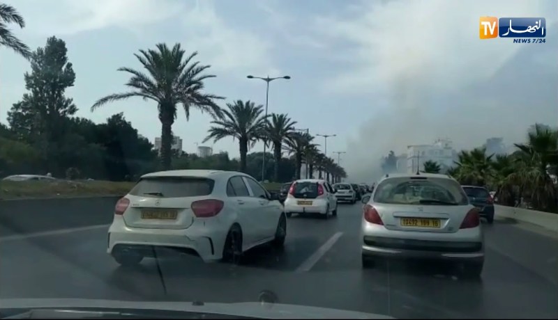 حريق بالغابة المحاذية للطريق الرابط بين بن عكنون والدار بالبيضاء