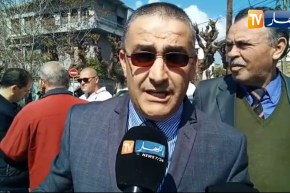 شاهد..وقفة سلمية للمحامين أمام وزارة العدل مطالبين بإستقلالية القضاء