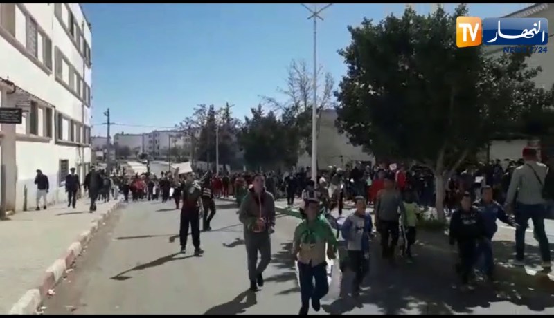 معسكر/ مسيرات سلمية تنديدا بتأجيل الإنتخابات والتمديد