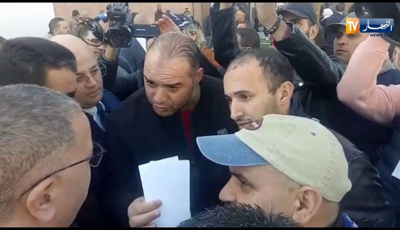 شاهد..مواطنون يشتكون للوالي “صيودة” عن مشاكل السكن