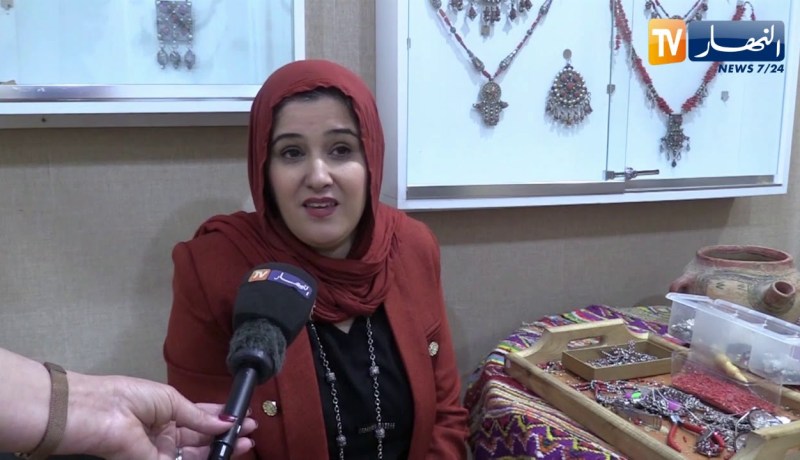 تيزي وزو: كهينة أوقنون .. صائغة تحول العملة النقدية القديمة إلى مجوهرات أمازيغية