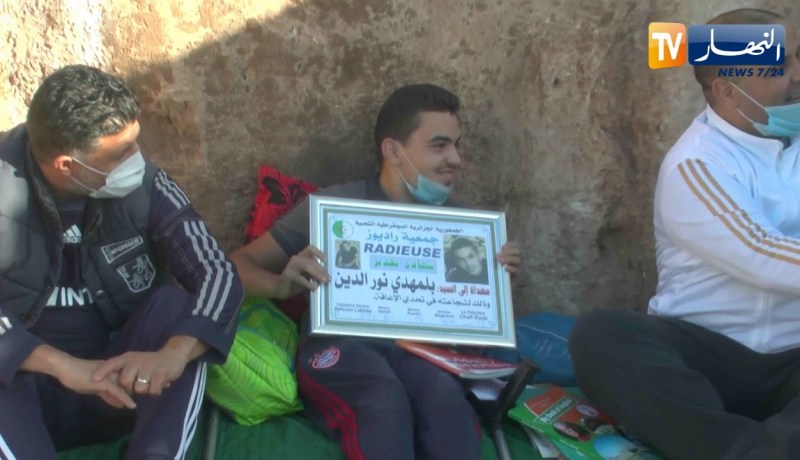 غليزان: جمعية راديوز في زيارة تضامنية مع التلميذ بن مهدي نور الدين