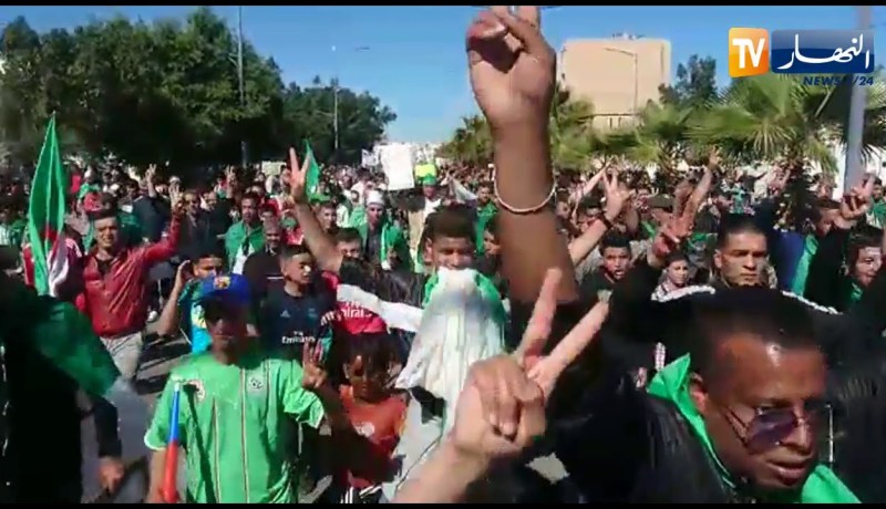 عين تيموشنت: المواطنون يخرجون في مسيرات سلمية تنديدا بتأجيل الإنتخابات
