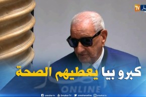 تكريم الفنان القدير محمد سليم صاحب أغنية إخواني لا تنساو الشهداء