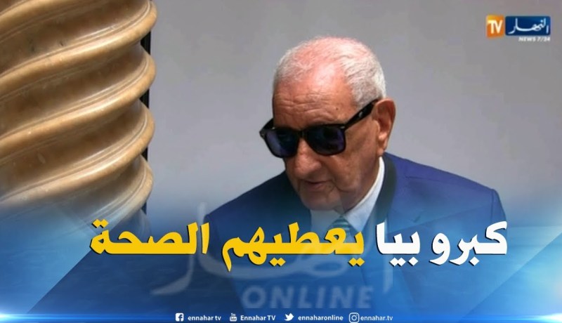 تكريم الفنان القدير محمد سليم صاحب أغنية إخواني لا تنساو الشهداء