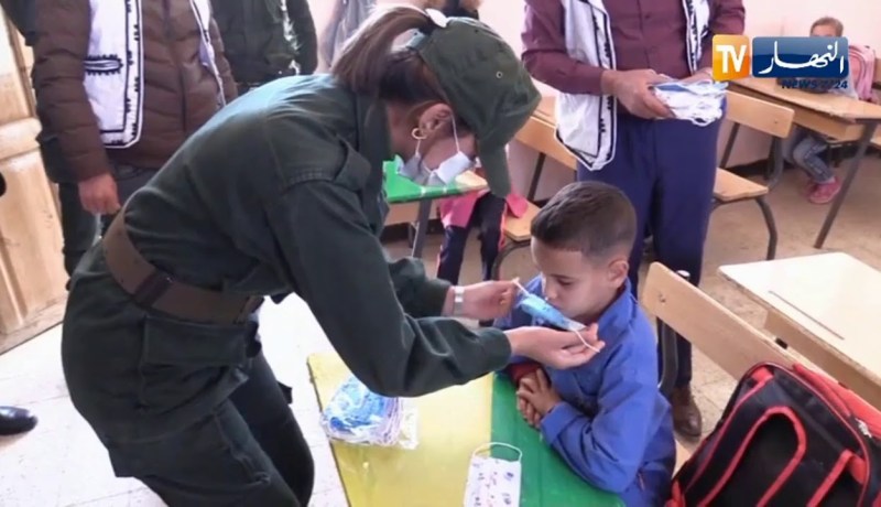 أم البواقي: وحيد وأسماء .. تلميذان يشاركان بحملة تحسيسية لمواجهة كورونا بلمزاير