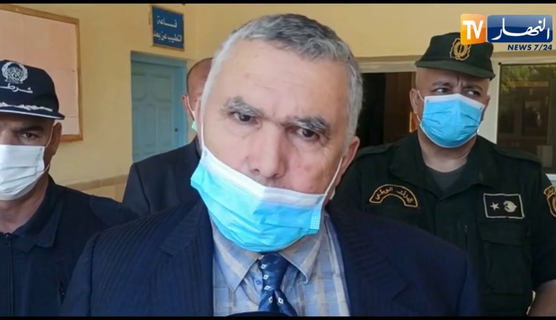 تمنراست: 13 مصابا في حادث مرور بالطريق الوطني رقم 1 بين حافلة وشاحنة والوالي يزورهم للإطمئنان عليهم