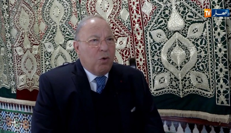 عميد مسجد باريس الجديد “شمس الدين حفيظ” يعقد أول ندوة صحفية له