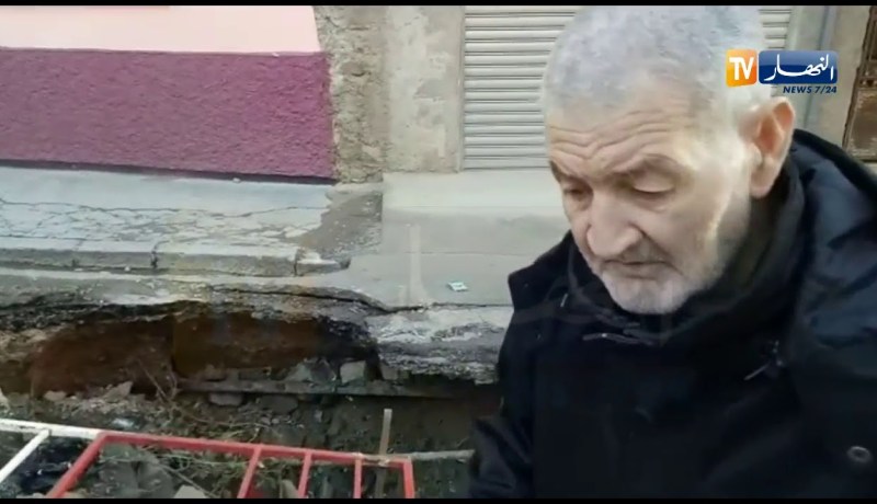 حفر كبيرة وحالة كارثية لطرقات بسطيف