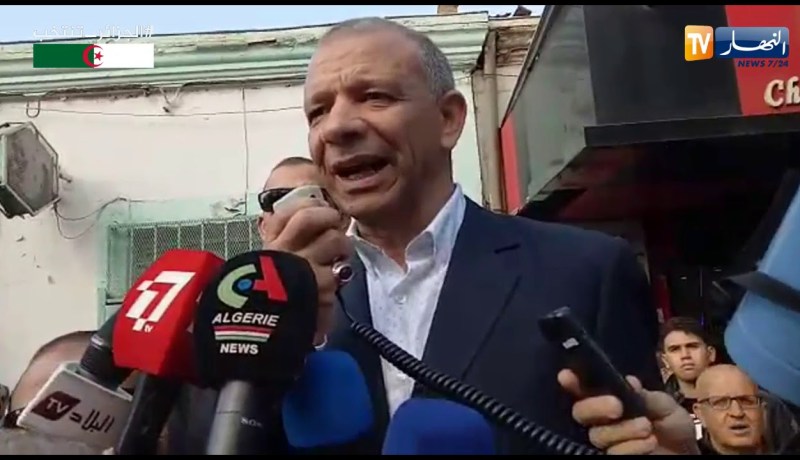 بن قرينة وسط عين الدفلى : ” البرلمان الفرنسي كي شاف الخير جاي لبلادنا بدى يدخّل روحو فينا “