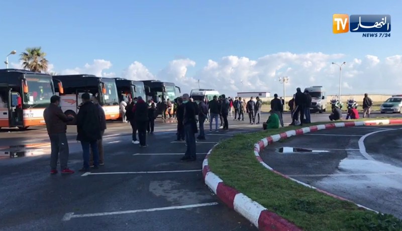 رفع الحجر الصحي الإحترازي على المواطنين الجزائريين المقيمين بمركب الرياض بسيدي فرج