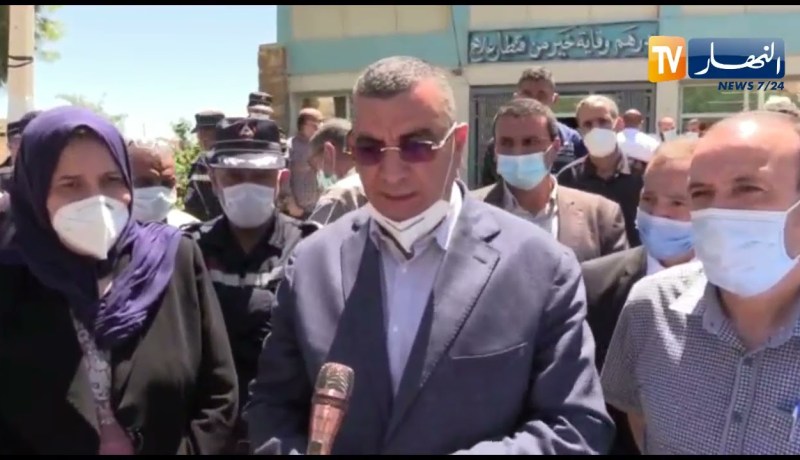 والي المسيلة يعزي عائلة الشاب الذي عثر على جثـ.ـته أمس، و يزور عائلة المفـ.ـقود  ببوسعادة