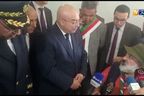 وزير الداخلية يستمع لرسام يعيش في الشارع لأزيد من 25 سنة ويمنح له سكن