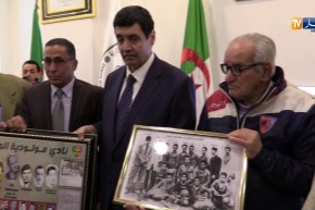 النادي الهاوي لمولودية الجزائر يكرم رئيس الجمهورية