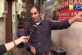 تيزي وزو: سمير يبدع في تحويل النفايات إلى تحف فنية تزين قرية تيفردود