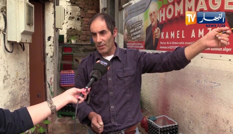 تيزي وزو: سمير يبدع في تحويل النفايات إلى تحف فنية تزين قرية تيفردود