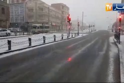 سطيف: الثلوج تكسي الولاية حلة بيضاء