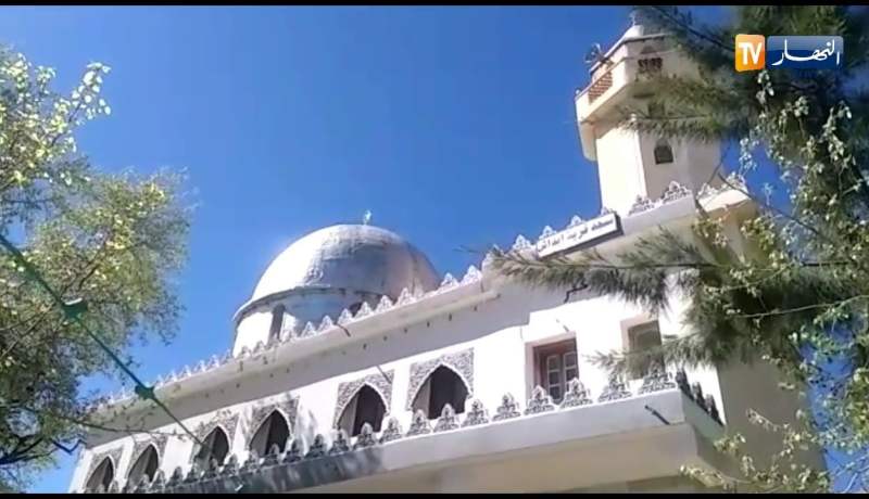 تيزي وزو: سكان قرية ايبداش يشيدون مسجدا بأموالهم الخاصة