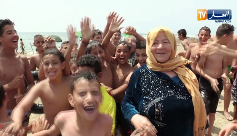 مجتمع: أبناء حي “كوكو بلاج” يعيدون الروح لشاطئهم