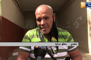 مجتمع: قصة معاناة مهدي المعاق حركيا للصعود لبيته بالطابق الرابع